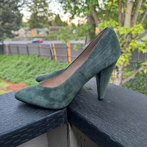 Botkier Women's‎ Green Lina Pointed Toe Suede Pump Heels Size 9.5 - Picture 4 of 8